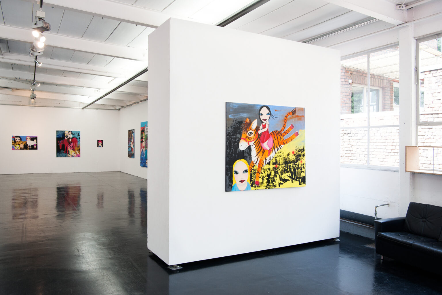 The future is female - Ausstellungsansicht
Augenmädchen Bilder